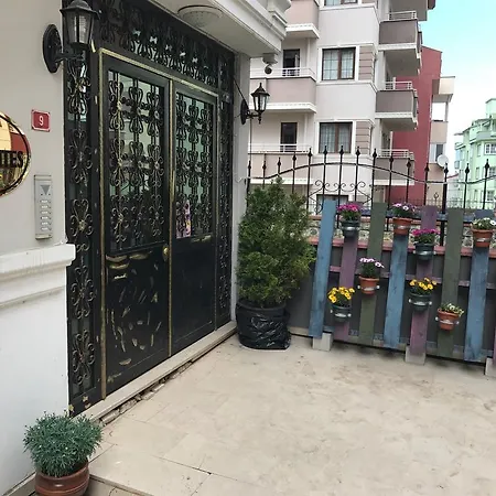 Gold Apartment *
