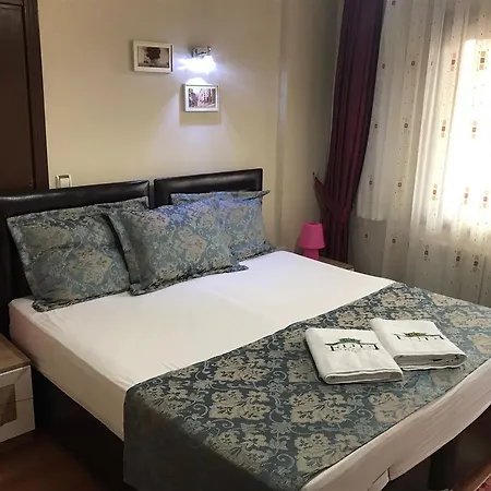 Gold Apartment